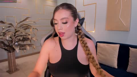 EllaClark online show from December 4, 2024, 5:44 pm