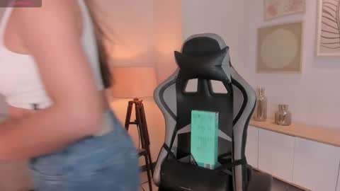 Snapshot of ellaclark chatting on October 3, 2025, 6:27 pm EllaClark online show from October 3, 2025, 6:27 pm