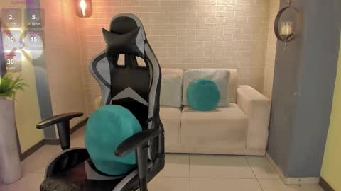 Snapshot of ellaclark chatting on October 22, 2025, 7:02 pm EllaClark online show from October 22, 2025, 7:02 pm