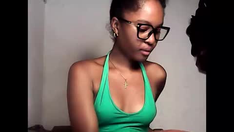ellah245 online show from May 3, 2026, 12:22 pm