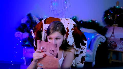 Ella online show from December 15, 2024, 9:45 am