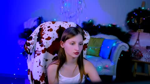 Ella online show from December 15, 2024, 1:11 pm