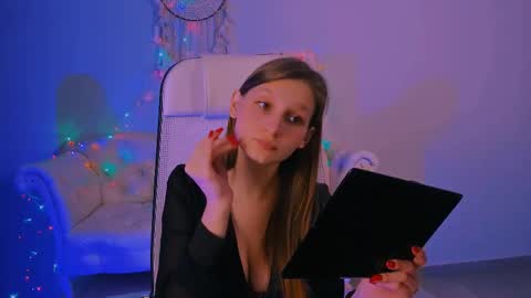 Ella online show from February 20, 2025, 12:36 pm