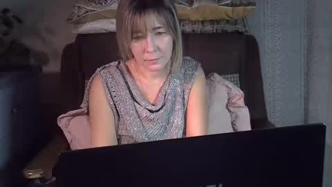 ellajohnsonx online show from November 21, 2025, 7:23 pm