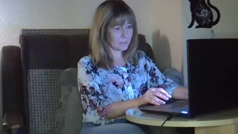 Snapshot of ellajohnsonx chatting on March 7, 2026, 4:26 pm ellajohnsonx online show from March 7, 2026, 4:26 pm