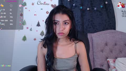 Snapshot of ellajonz chatting on December 10, 2024, 5:39 am Ella Amoneth online show from December 10, 2024, 5:39 am