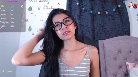 Snapshot of ellajonz chatting on December 15, 2024, 4:40 am Ella Amoneth online show from December 15, 2024, 4:40 am