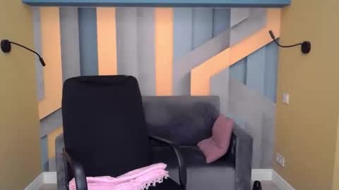 EllaLongs online show from October 18, 2025, 11:33 am