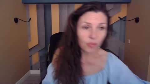 EllaLongs online show from June 14, 2026, 11:34 am