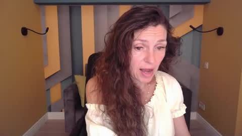 EllaLongs online show from June 20, 2026, 11:24 am