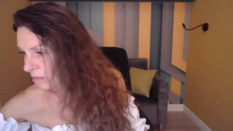 EllaLongs online show from June 24, 2026, 11:42 am
