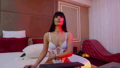 Snapshot of ellalux chatting on May 27, 2026, 4:31 am ellalux online show from May 27, 2026, 4:31 am