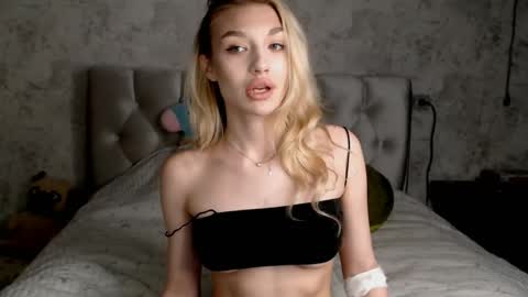 ellamilla online show from May 10, 2026, 5:18 pm