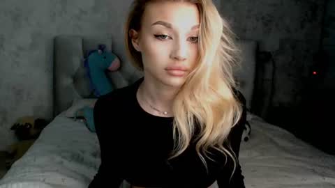 ellamilla online show from June 14, 2026, 1:13 pm