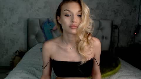 ellamilla online show from June 23, 2026, 12:36 pm