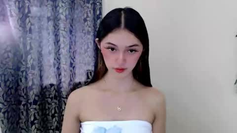 ELLA online show from September 15, 2025, 10:32 pm