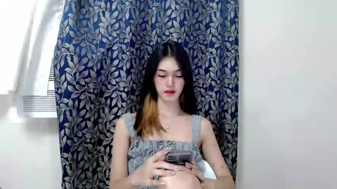 ELLA online show from September 18, 2025, 9:39 pm