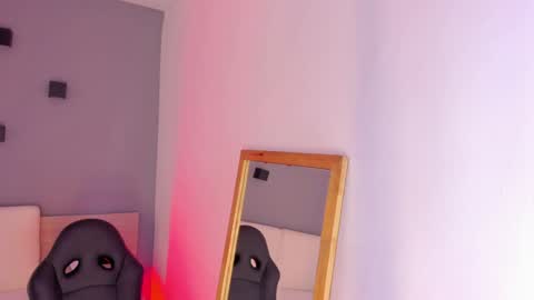 Ella online show from January 5, 2025, 4:04 am