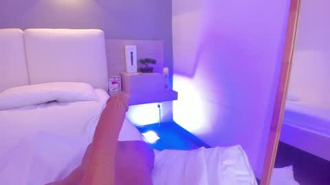 Ella online show from January 24, 2025, 10:43 am