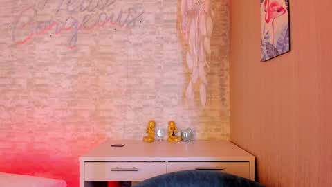 Ella online show from February 15, 2025, 5:51 am