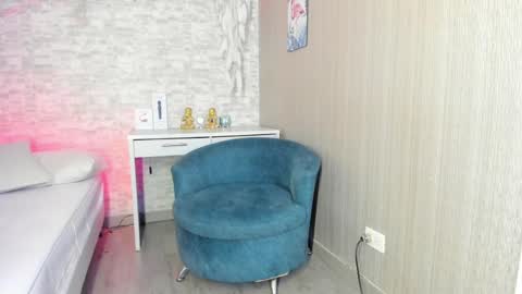 Ella online show from March 9, 2025, 4:38 am