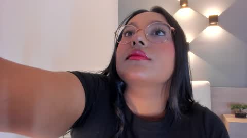 Ella online show from September 19, 2025, 11:11 am