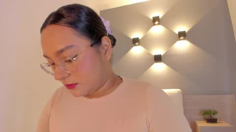 Ella online show from October 21, 2025, 12:17 pm