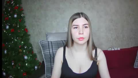 EllaNuar online show from January 8, 2025, 2:25 am