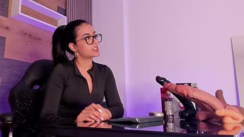 Snapshot of ellaochoa chatting on September 22, 2025, 11:45 am  ella  online show from September 22, 2025, 11:45 am