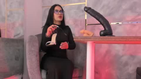  ella  online show from November 8, 2025, 11:21 am