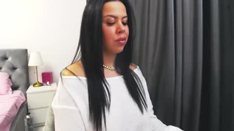 ellasins online show from January 16, 2026, 7:40 pm