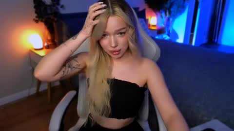 Ella online show from April 25, 2026, 5:54 am