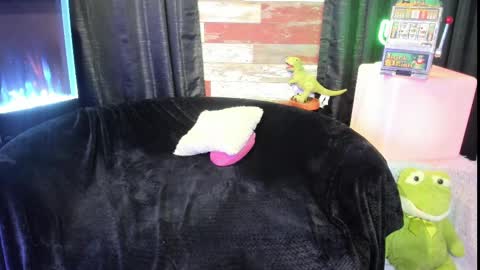 ELLE online show from February 10, 2025, 8:10 pm