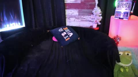 ELLE online show from December 21, 2025, 7:54 pm