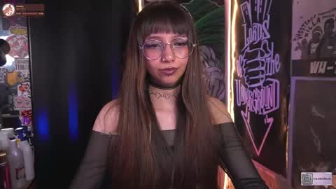 follow me on instagram .    online show from October 21, 2025, 7:36 pm