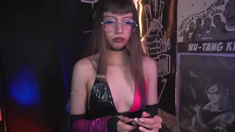 follow me on instagram .    online show from January 8, 2026, 12:18 pm