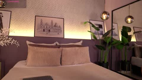 Elle Diane online show from October 7, 2025, 10:40 pm