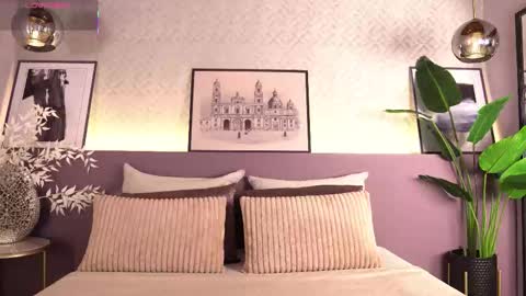 Snapshot of ellediane chatting on March 18, 2026, 10:24 pm Elle Diane online show from March 18, 2026, 10:24 pm