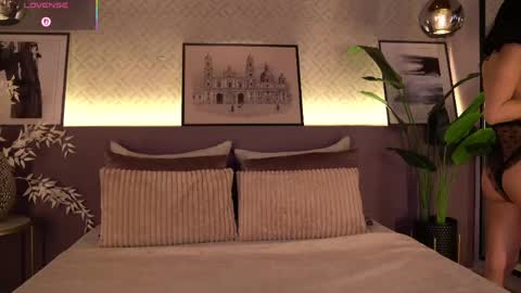 Elle Diane online show from April 27, 2026, 12:30 am