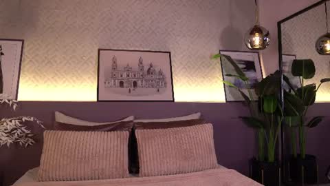 Elle Diane online show from June 24, 2026, 10:53 pm