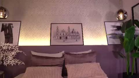 Elle Diane online show from July 14, 2026, 10:26 pm