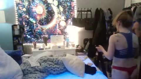 Lizzy Kay Petite online show from January 15, 2025, 5:40 am