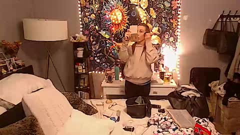 Lizzy Kay Petite online show from February 8, 2025, 9:46 pm