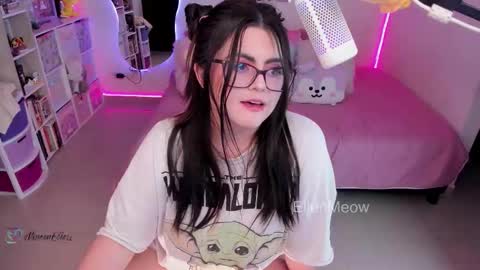 Snapshot of ellen_meow chatting on October 20, 2025, 8:15 am Meow in da house . online show from October 20, 2025, 8:15 am