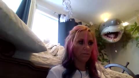 Snapshot of ellenv chatting on December 5, 2024, 7:38 pm ElleNV online show from December 5, 2024, 7:38 pm