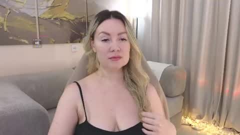 Snapshot of ellesoft1 chatting on July 25, 2026, 7:11 pm ElleSoft1 online show from July 25, 2026, 7:11 pm