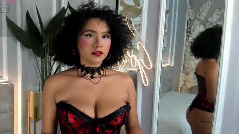 Snapshot of ellette_ chatting on October 5, 2025, 7:01 pm princess online show from October 5, 2025, 7:01 pm