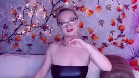 Elliana online show from October 15, 2025, 5:18 am