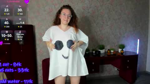 Ellie online show from October 30, 2025, 1:45 pm