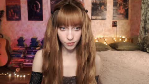 ellie_friendly online show from December 2, 2024, 12:07 pm